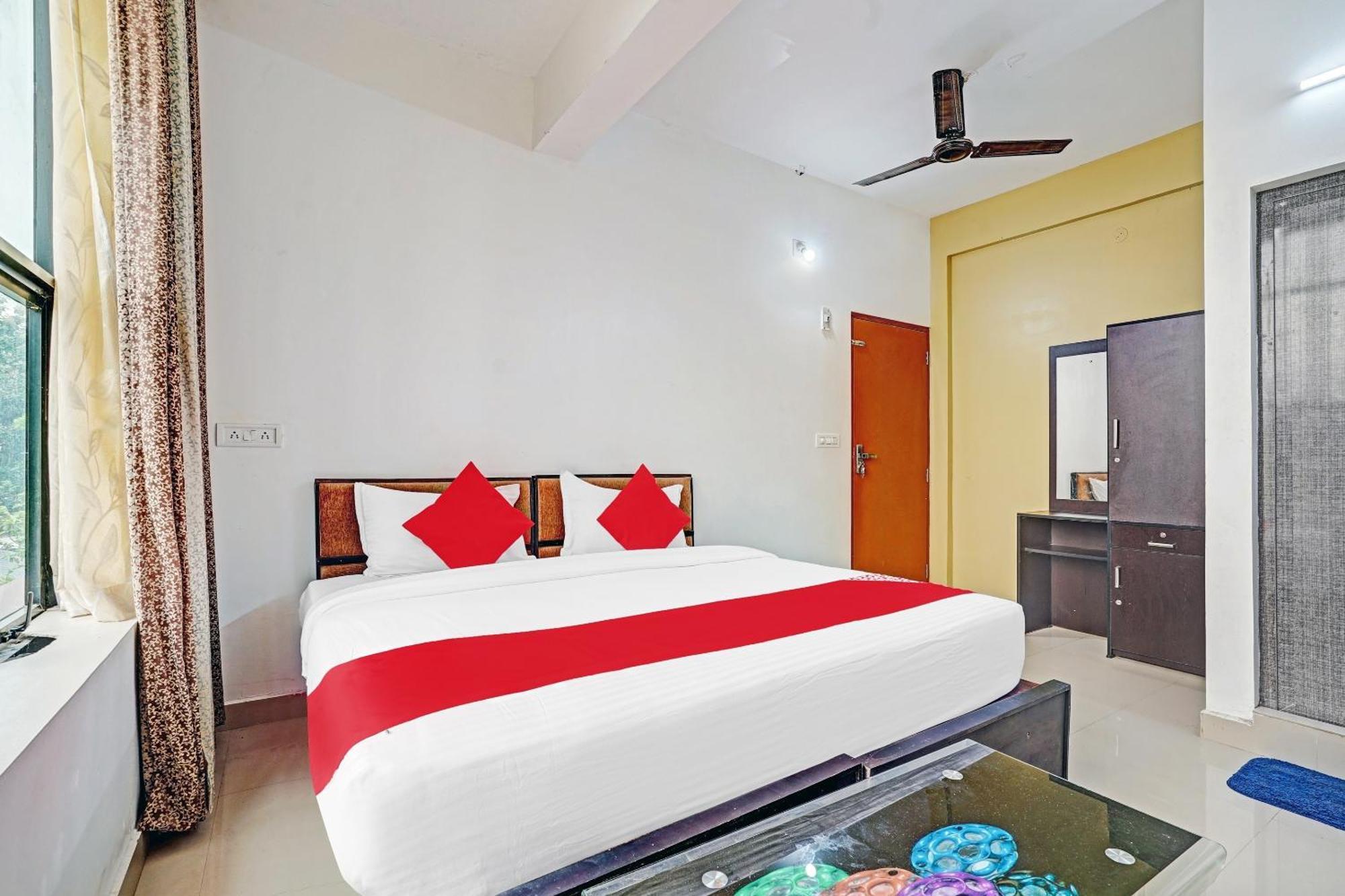 Hotel Thaza Rooms Nedumbassery Exterior photo