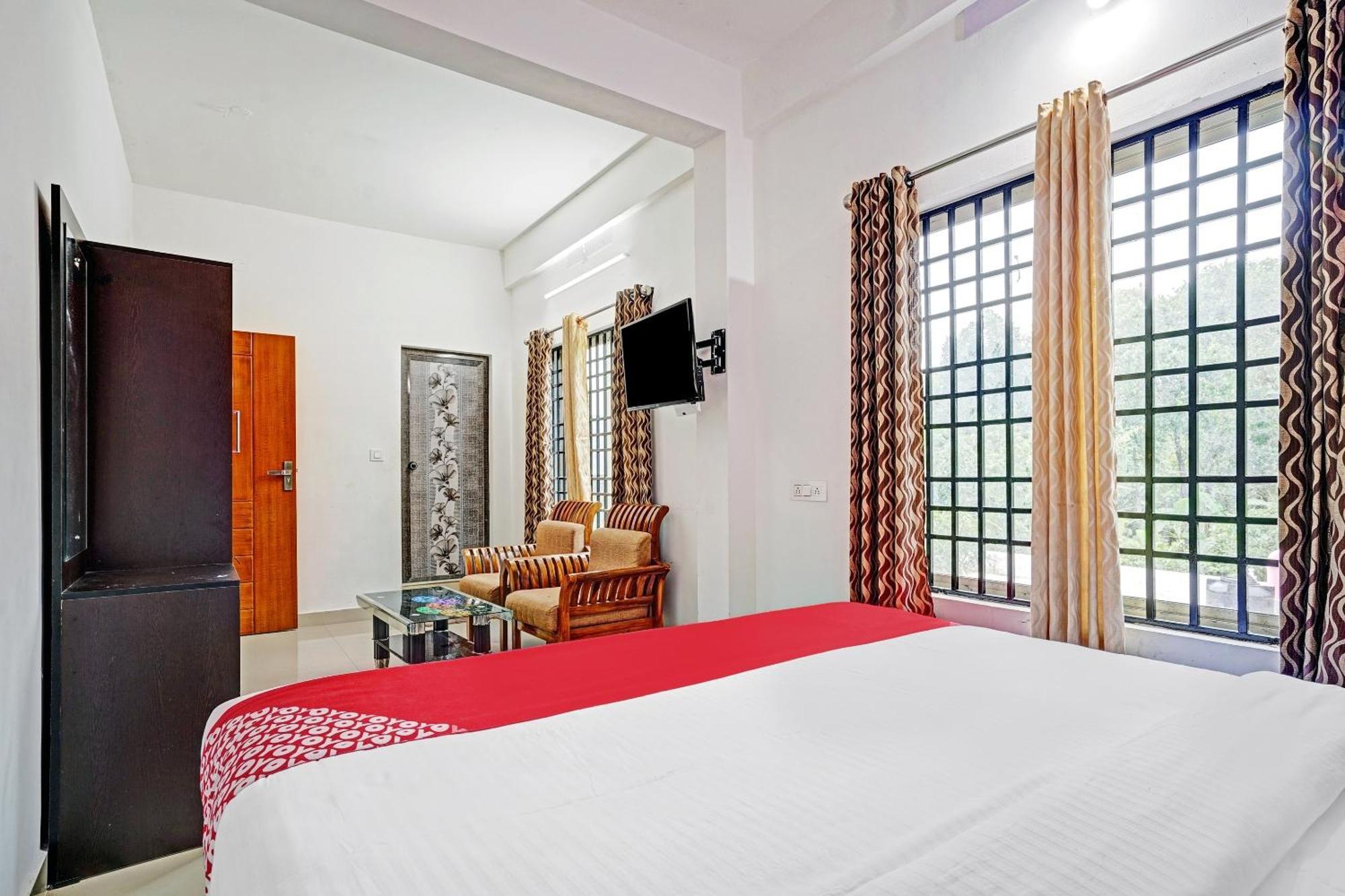 Hotel Thaza Rooms Nedumbassery Exterior photo