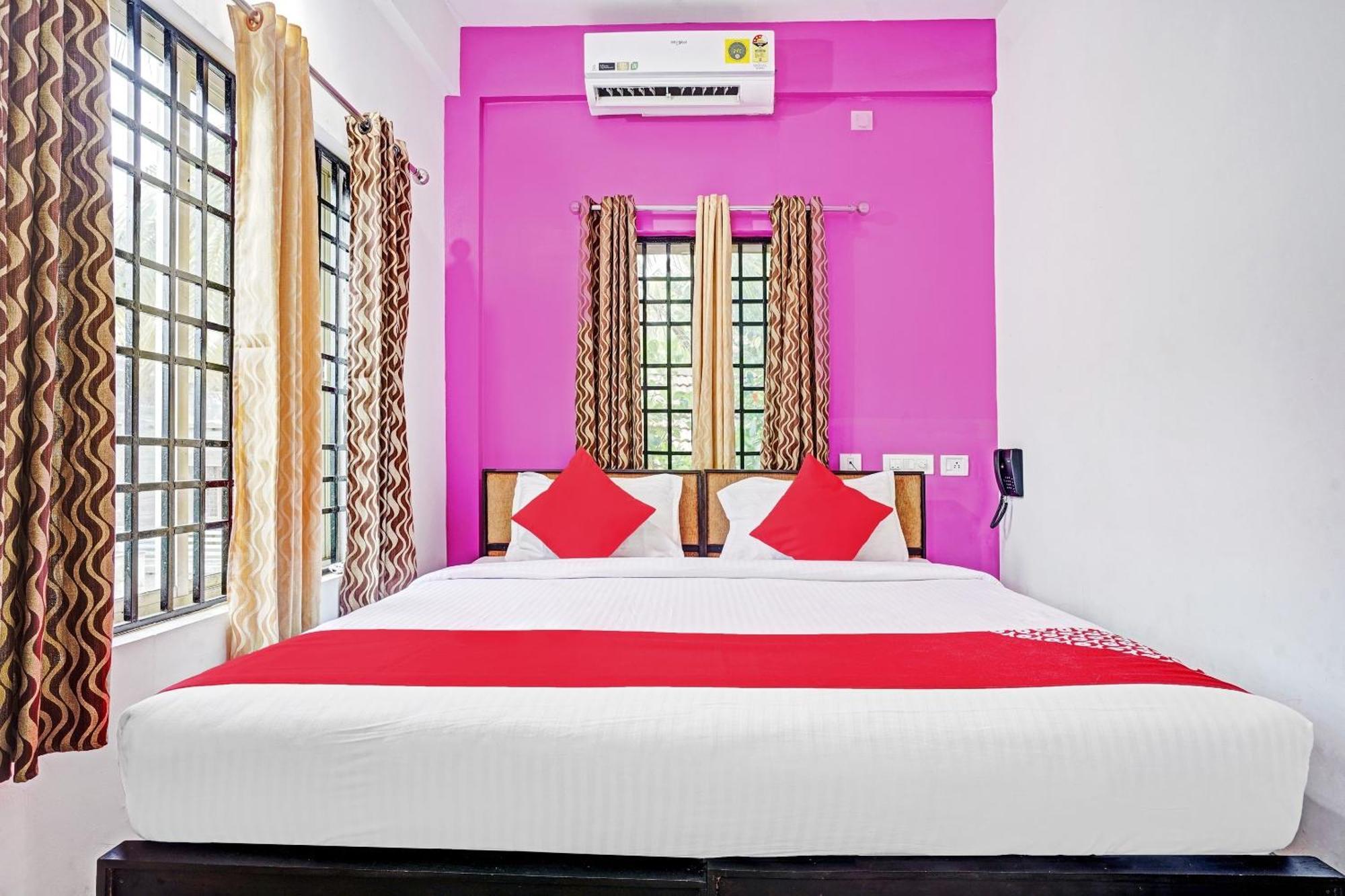 Hotel Thaza Rooms Nedumbassery Exterior photo